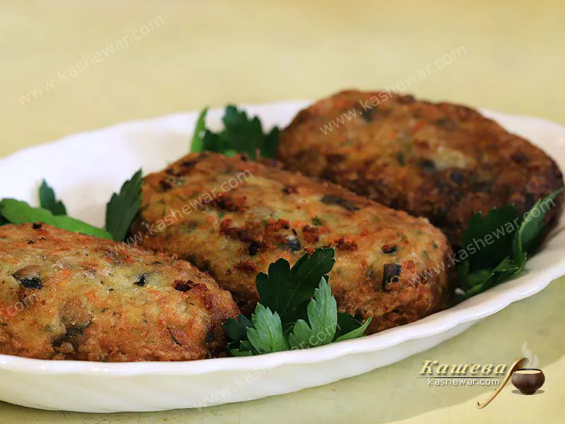 Котлеты из картофеля и грибов – рецепт с фото, белорусская кухня