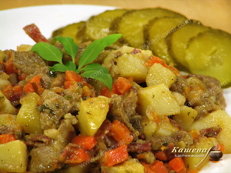 Поджарка из мяса и овощей (Pyttipanna) – рецепт с фото, шведская кухня