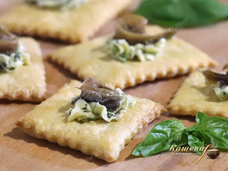 Thin puff with aromatic butter and anchovies – recipe with photo, Italian cuisine