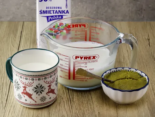 Підігрівання молока з цукром