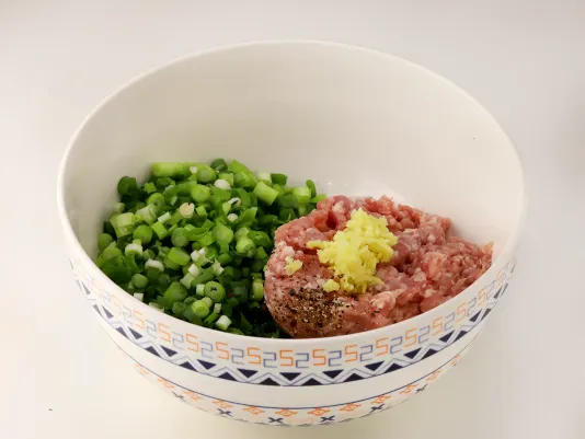 Prepare the Filling for Minced Meat Buns