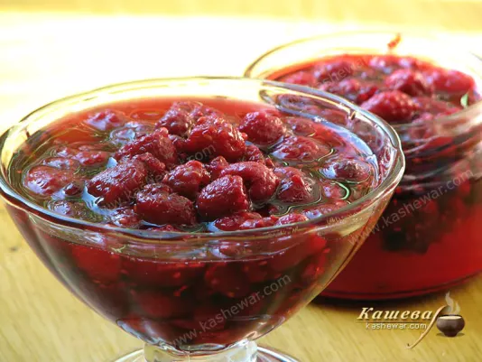 Raspberry five-minute jam – рецепт с фото, заготовки на зиму