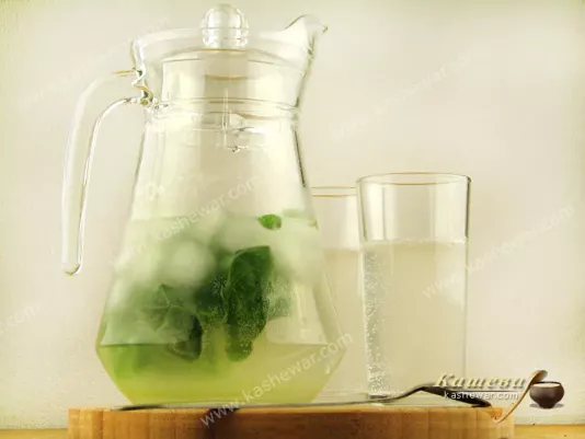 Refreshing lemonade - recipe with photo by Gordon Ramsay
