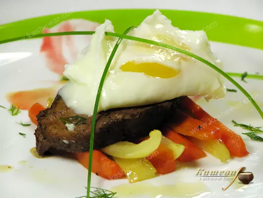 Steak and poached eggs - recipe with photo, British cuisine