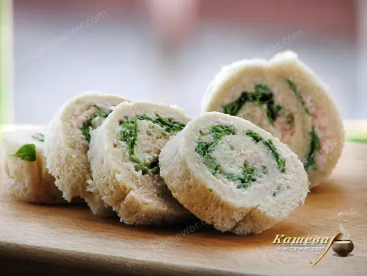 Roll with ham, cheese and arugula - recipe with photo, Italian cuisine