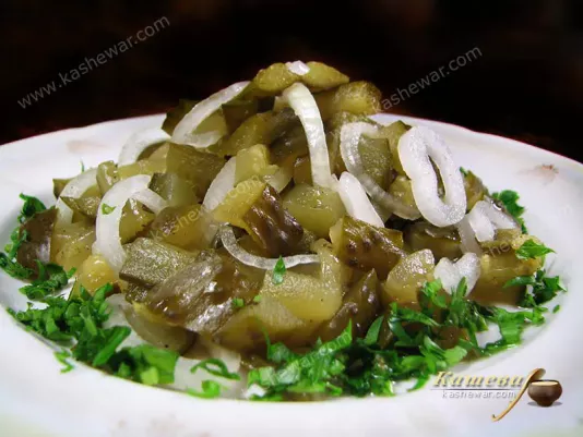 Салат из соленых огурцов (Чимчик тили) – рецепт с фото, узбекская кухня