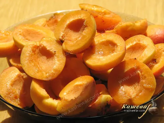 Removing pits from apricots