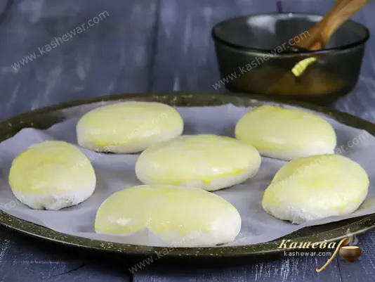 Пироги смазанные яичным желтком