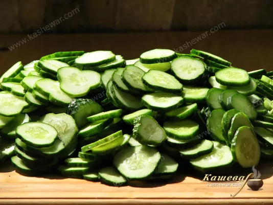 Порізка огірків для ніжського салату
