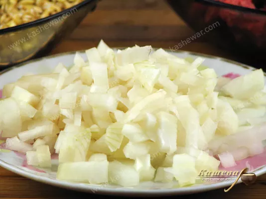 Peel and finely chop the onion