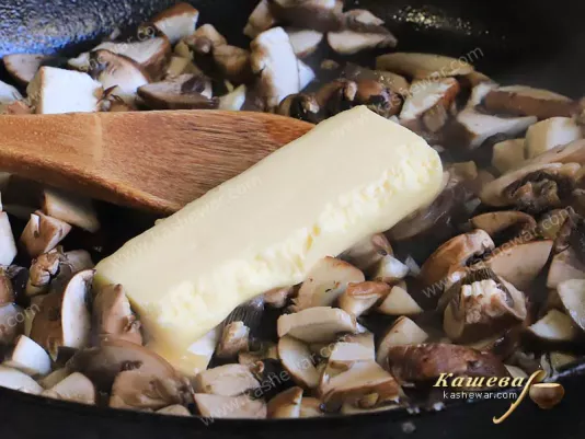 Braising mushrooms in butter