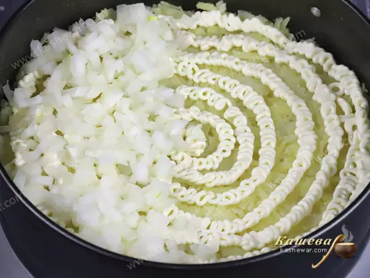 Layer in onion salad