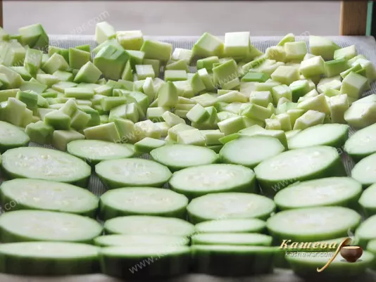 Options for slicing zucchini for drying