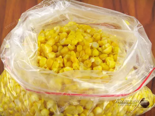 Packing corn for freezing