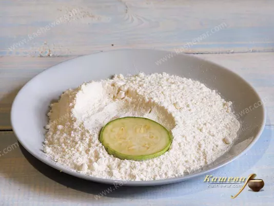 Zucchini in flour