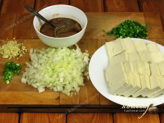 Preparing tofu for stewing