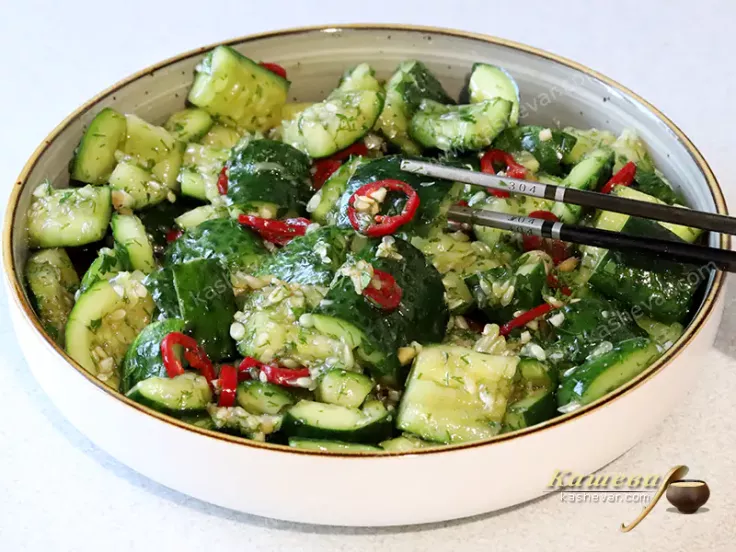 https://kashevar.com/sites/default/files/styles/736x/public/recipes/bitye-ogurcy.webp?itok=Y9u_a7Ef