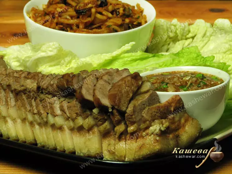 Свиная грудинка с двумя соусами (Bo-ssam) – рецепт с фото, корейская кухня