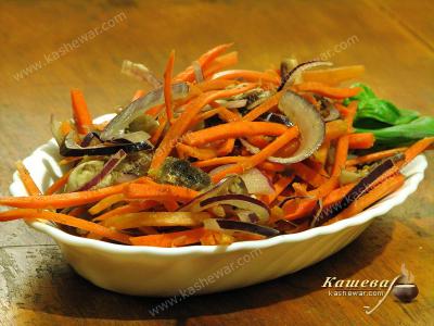 Pickled Carrots with Mushrooms and Onions