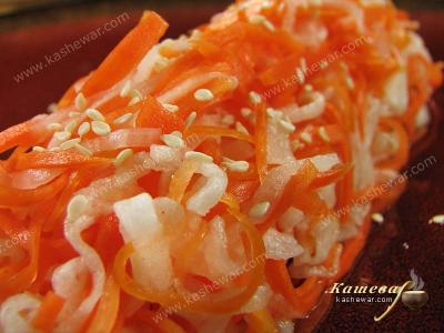 Салат из моркови и дайкона (Намасу)