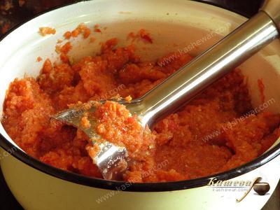 Cooking caviar from carrots and zucchini