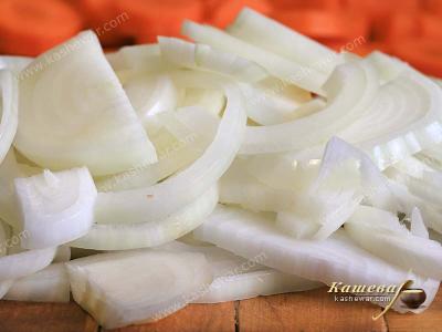 Sliced onion in half rings