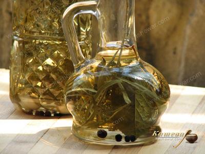 Infusion of vinegar with spices
