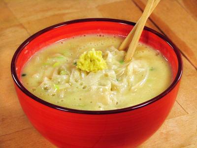 Udon Noodles in Soup (Ankake Udon)
