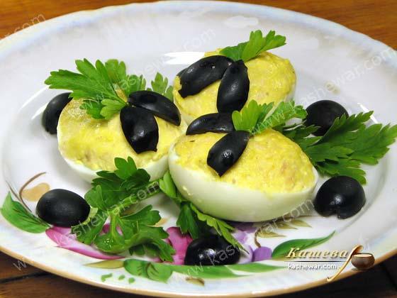Яйца фаршированные куриным мясом – рецепт с фото, еврейская кухня