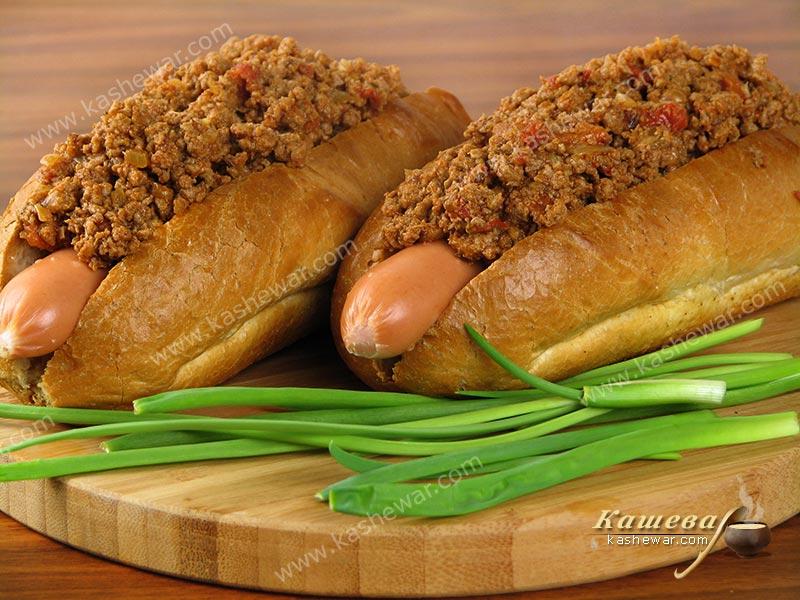Chili hot dog – recipe with photo, Gordon Ramsay