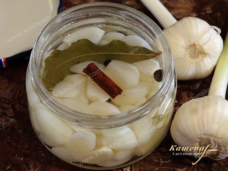 Pickled garlic – recipe with photo, Armenian cuisine